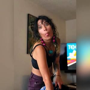 Meet your Posher, Cece